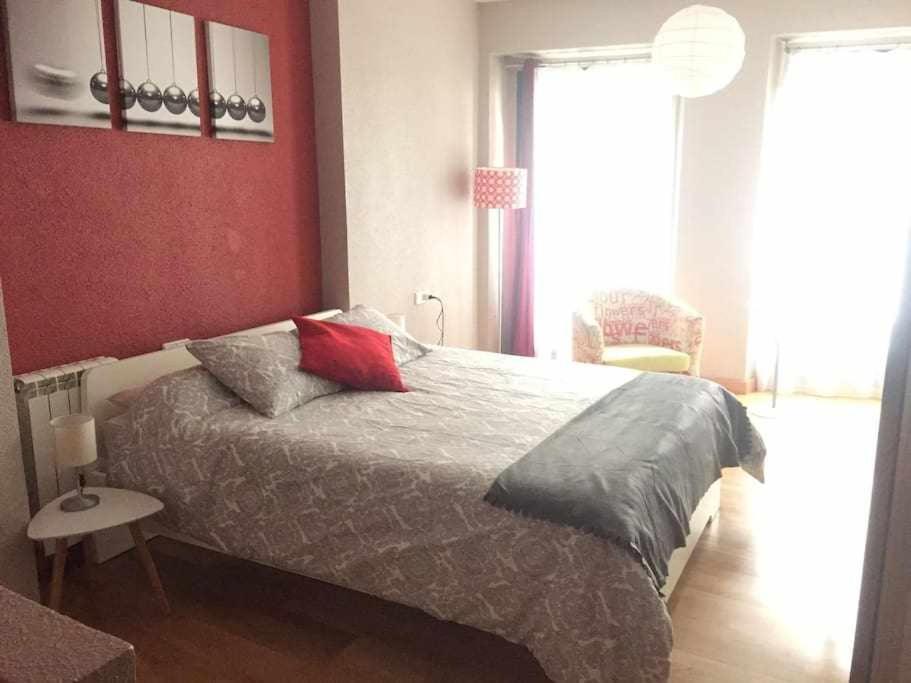 Apartamento Ayla Ayuntamiento Пампона Екстериор снимка