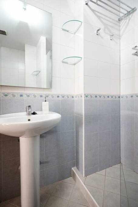 Apartamento Ayla Ayuntamiento Пампона Екстериор снимка