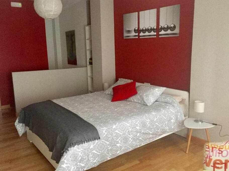 Apartamento Ayla Ayuntamiento Пампона Екстериор снимка