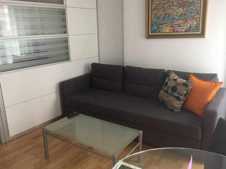Apartamento Ayla Ayuntamiento Пампона Екстериор снимка